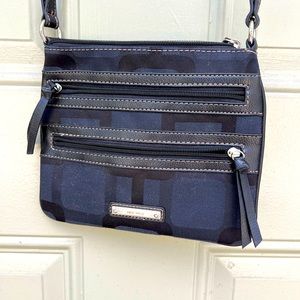 Black shoulder bag